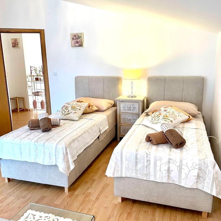 Dalmatian Village Charm - Spacious Villa With Pool Near Trogir Primorski Dolac Exterior photo