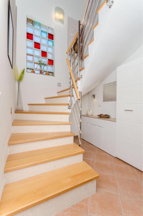 Dalmatian Village Charm - Spacious Villa With Pool Near Trogir Primorski Dolac Exterior photo