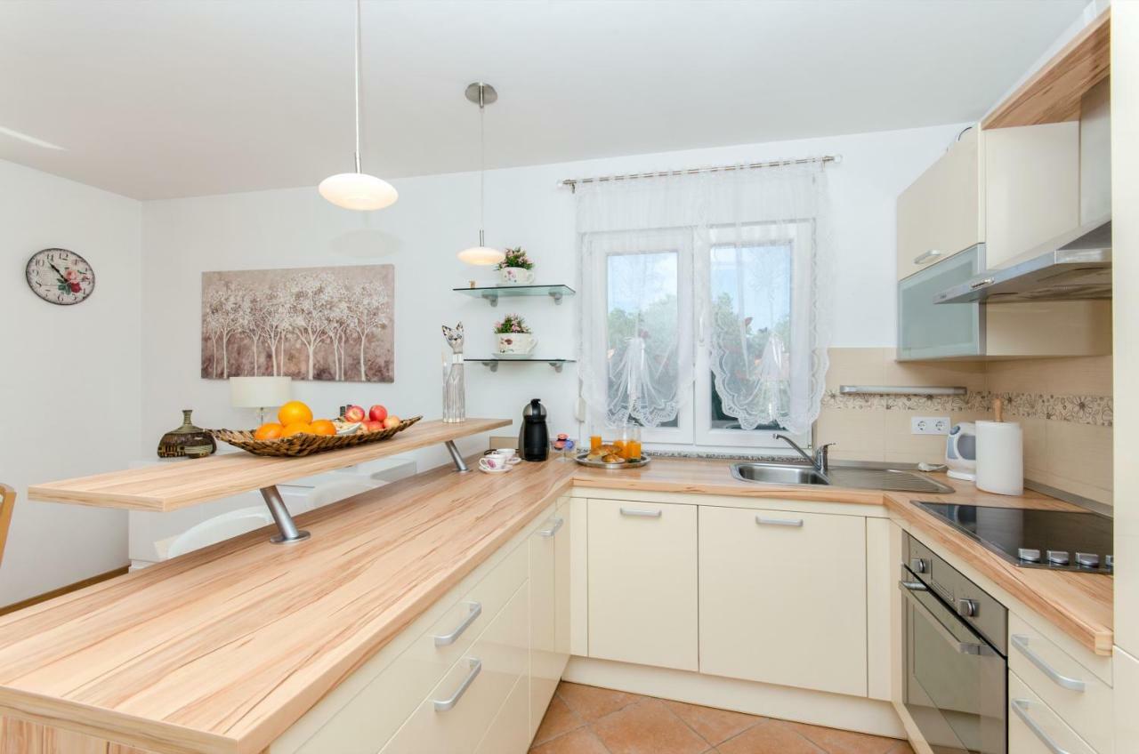 Dalmatian Village Charm - Spacious Villa With Pool Near Trogir Primorski Dolac Exterior photo