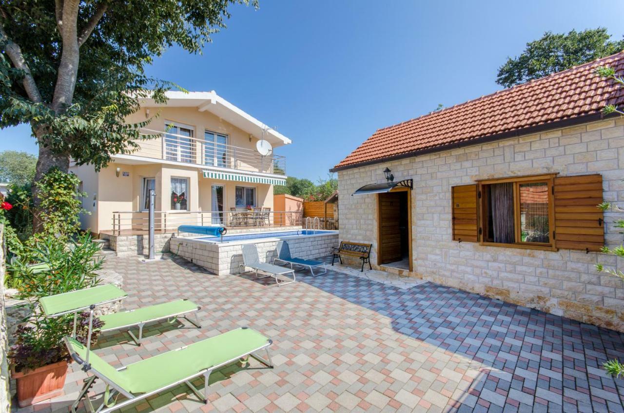 Dalmatian Village Charm - Spacious Villa With Pool Near Trogir Primorski Dolac Exterior photo
