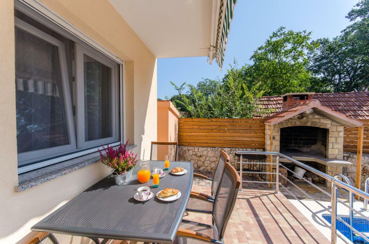 Dalmatian Village Charm - Spacious Villa With Pool Near Trogir Primorski Dolac Exterior photo