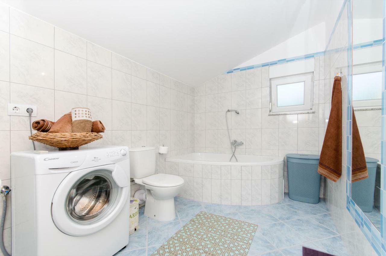 Dalmatian Village Charm - Spacious Villa With Pool Near Trogir Primorski Dolac Exterior photo