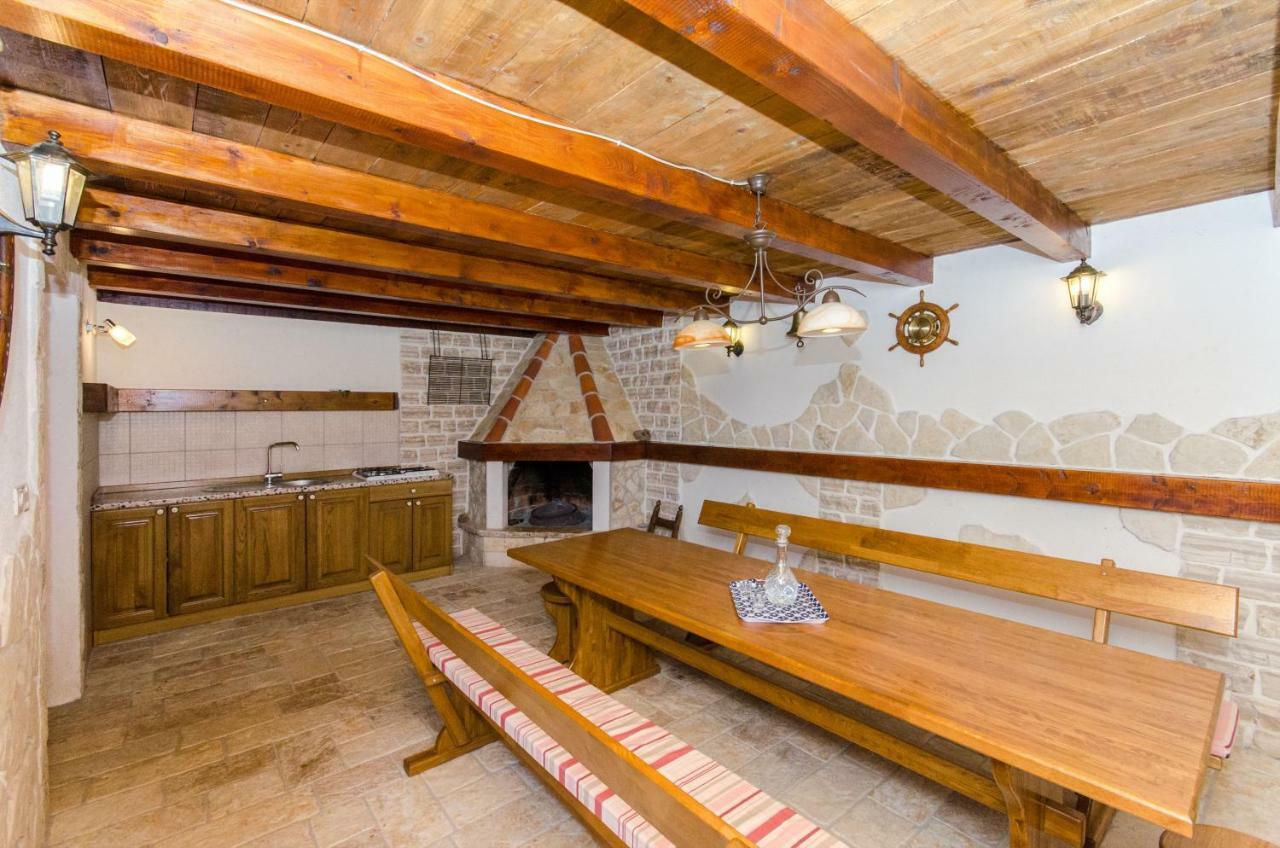 Dalmatian Village Charm - Spacious Villa With Pool Near Trogir Primorski Dolac Exterior photo