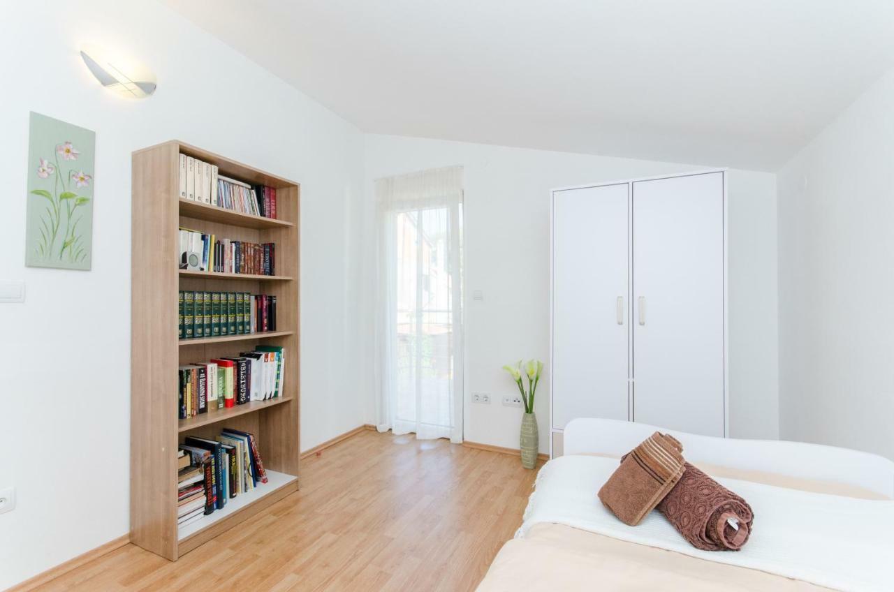 Dalmatian Village Charm - Spacious Villa With Pool Near Trogir Primorski Dolac Exterior photo